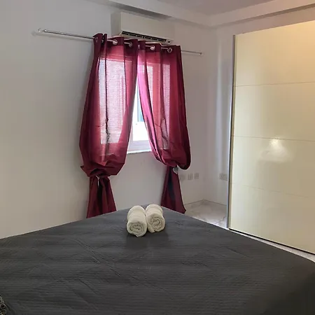 The Coastal Haven - Steps From Sliema's Appartamento Sliema