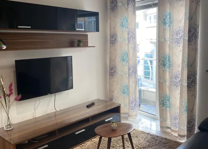 The Coastal Haven - Steps From Sliema's Sliema