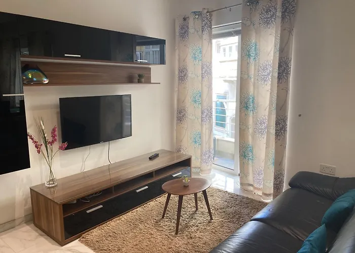 The Coastal Haven - Steps From Sliema's Sliema