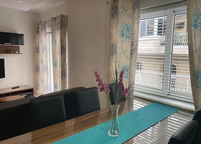 The Coastal Haven - Steps From Sliema's Apartment Sliema