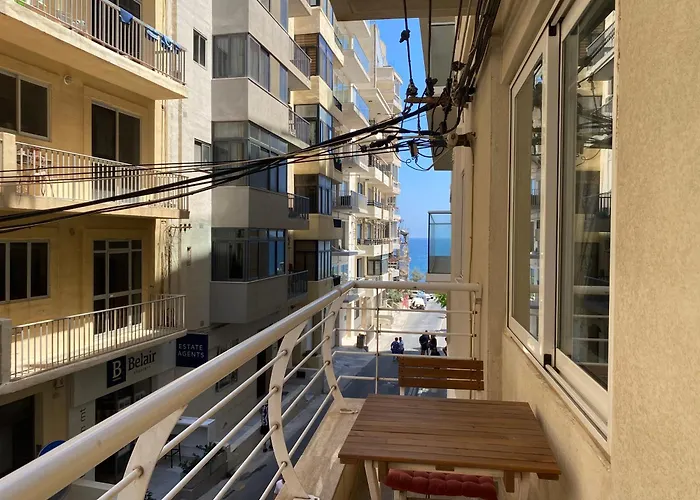 The Coastal Haven - Steps From Sliema's * Sliema