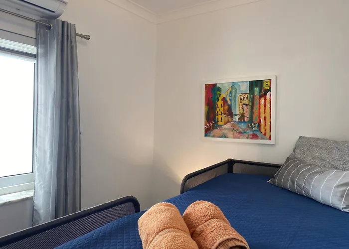 The Coastal Haven - Steps From Sliema's *