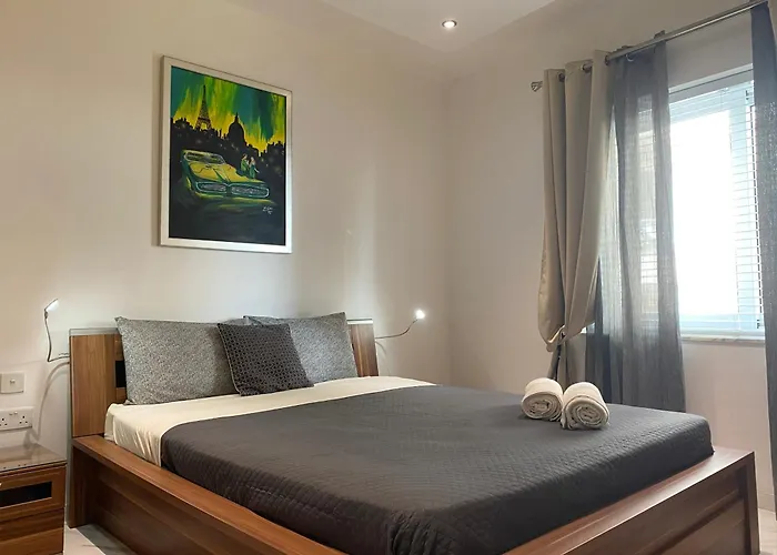 Apartman The Coastal Haven - Steps From Sliema's Sliema