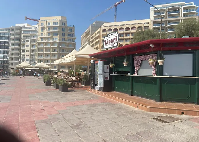 The Coastal Haven - Steps From Sliema's Apartment *