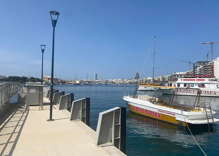 The Coastal Haven - Steps From Sliema's Sliema