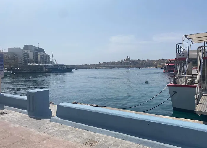 Apartman The Coastal Haven - Steps From Sliema's Sliema