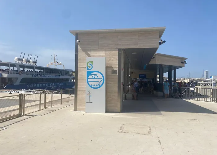 The Coastal Haven - Steps From Sliema's Sliema