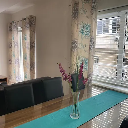 The Coastal Haven - Steps From Sliema's Daire Sliema