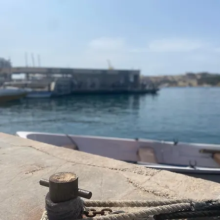 Daire The Coastal Haven - Steps From Sliema's *